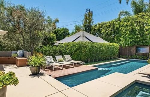 Fairfax District Villa | Villa with Heated Pool & SPA