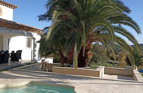 Flayosc Villa | Villa with heated pool and Jacuzzi between the sea and the Gorges du Verdon. PROM 1sem Aug-Sept