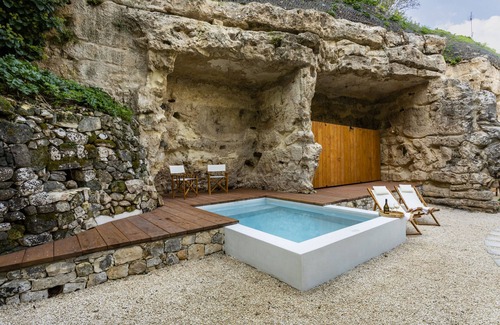 Modica Villa | Villa with heated pool in a unique position
