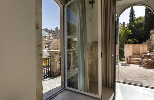Modica Villa | Villa with heated pool located in a unique position