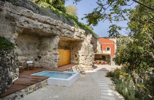 Modica Villa | Villa with heated pool located in a unique position