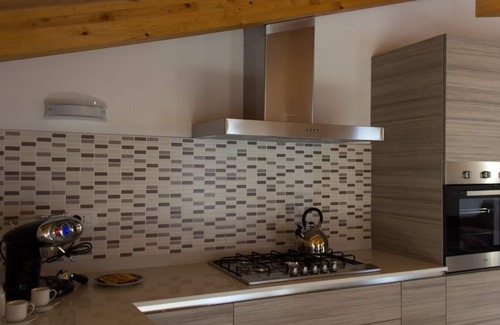 Domaso Villa | Villa with Lake Views, Private Pool and Hot Tub! 10 minutes walk to the beach