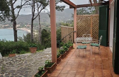 Procchio Villa | Villa with large garden and sea view