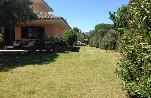 Nora Villa | Villa with large garden just a few minutes from the sea, large garden