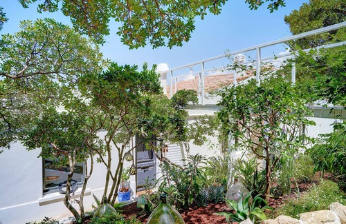 Roucas-Blanc Villa | Villa with large plot and pool overlooking the sea