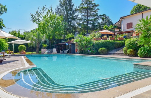 Capena Villa | Villa with large private pool, billiard 20 kms northern Rome & 3km from village