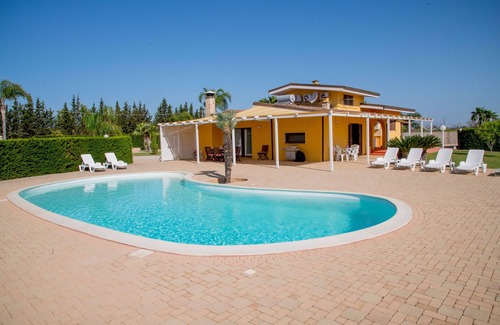 Melissano Villa | Villa with large swimming pool Salento