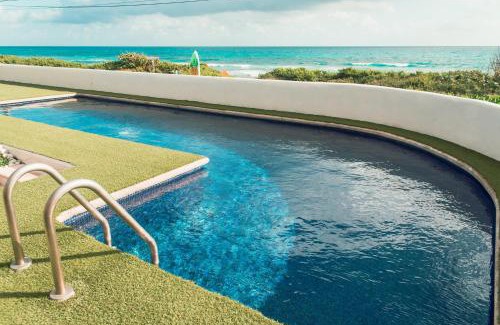 Isla Mujeres House | Villa with ocean view, pool, restaurant and rooftop
