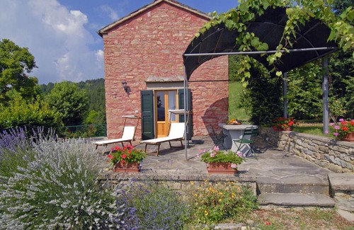 Tredozio Villa | Villa with outbuilding and swimming pool and panoramic view of the Apennines