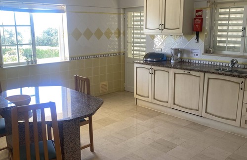 Lagoa e Carvoeiro Villa | Villa With Private Pool And Distant Sea And Mountain Views