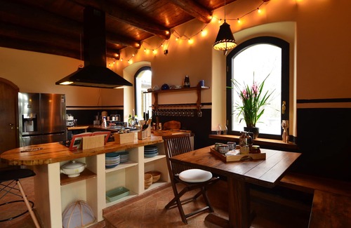 Bolsena Villa | Villa with panoramic pool and gardens