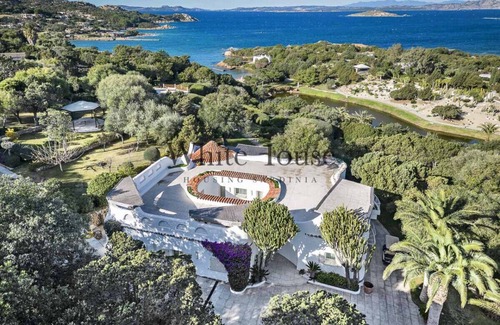 Liscia di Vacca Villa | Villa with Pool, Beach, Wharf in Porto Cervo