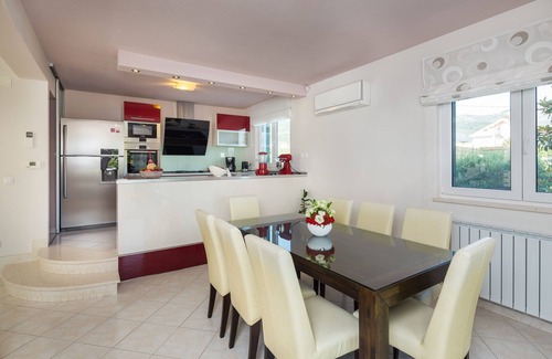 Kastel Stari Villa | Villa with pool and jacuzzi