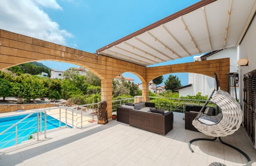 Kyrenia District Villa | Villa with Pool and Garden 9 min to Beach in Lapta