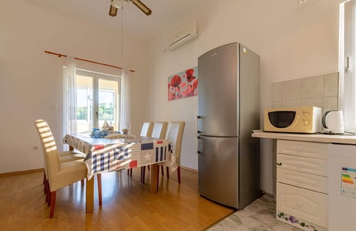 Mrljane Villa | Villa with pool and outdoor kitchen