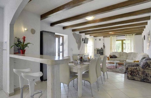 Lupoglav Villa | Villa with pool and panoramic view