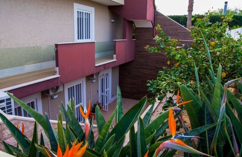 Trani Apartment | Villa with Pool & Garden - First floor