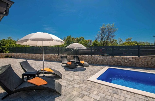 Garica Villa | Villa with pool in a quiet location