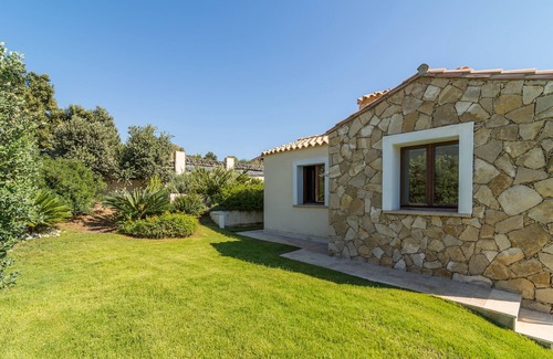 Castiadas Villa | Villa With Pool in Castiadas with fine interiors, a few km from the sea
