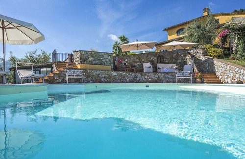 Casalguidi Villa | Villa with Pool in Tuscany for 8 People