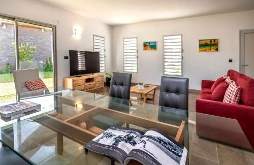 Antsiranana Villa | Villa with pool in Ramena, sea view