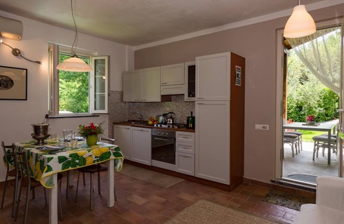Vicopelago Villa | Villa with pool in the green