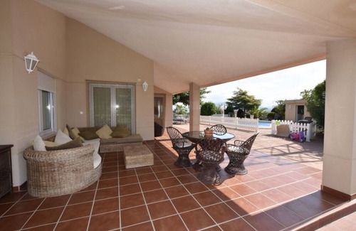 Cocentaina Villa | Villa with pool, jacuzzi, free Wi-Fi and barbecue 40 minutes from the beach