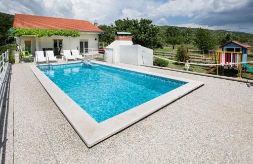 Krusvar Villa | Villa with pool near Split