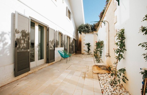 Fasano Villa | Villa with pool nestled in the typical Apulian landscape, between olive groves and the sea
