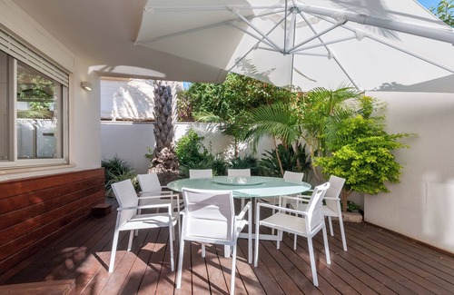 Herzliya Pituach House | Villa with Pool - Next the Beach