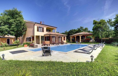 Valtura Villa | Villa with pool, sauna and fitness
