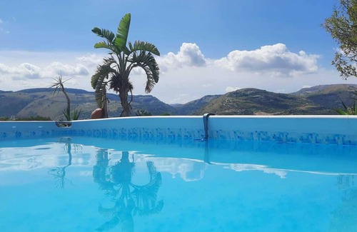 Custonaci House | Villa with pool, surrounded by nature, valley view, near Scopello
