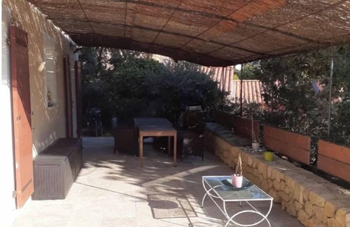 Jouques Villa | Villa with pool + unusual accommodation in a tree