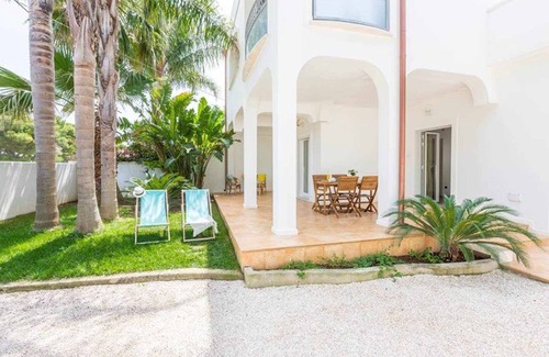 Specchiolla Villa | Villa with private garden - fenced garden