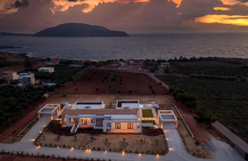 Gargaliani Villa | Villa with private infinity pool, sea view & sunset. Nobus Villas 1