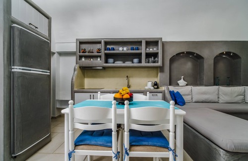 Fira Boat Rental | Villa with private jaccuzi at the center of Fira Town