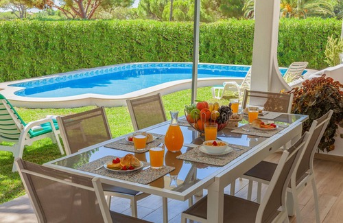 Quarteira Villa | Villa with private pool in Vilamoura