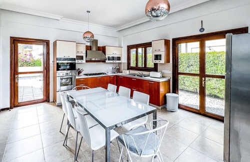 Kyrenia District Villa | Villa with Private Pool and Backyard in Lapta