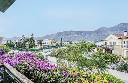 Kyrenia District Villa | Villa with Private Pool and Backyard in Lapta