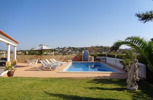 Castelo House | Villa with private pool and barbecue. Total privacy