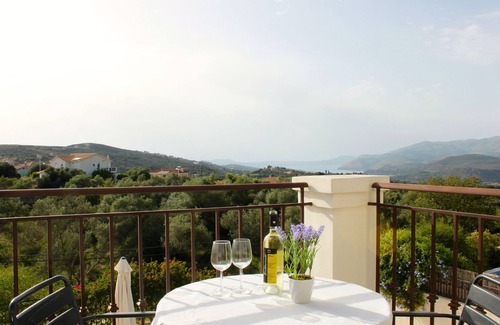Lakithra Villa | Villa With Private Pool, Stunning Views Of Sea And Mountain