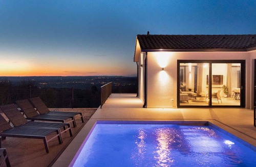 Bartici House | Villa with private pool, sauna and gym