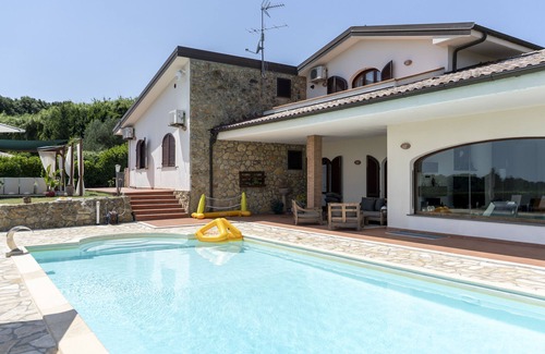 Livorno Villa | Villa with Private Pool, Wi-Fi and Air Conditioning