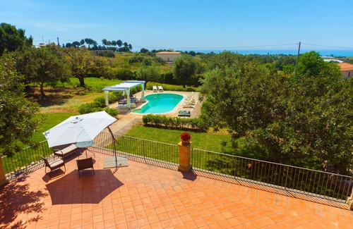 Scicli Villa | Villa with private pool, 3 km's away form the beach and Donnalucata centre