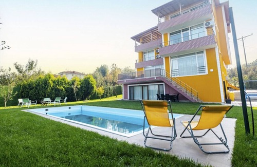 Sirinsulhiye Other | Villa with Private Pool and Garden in Kartepe