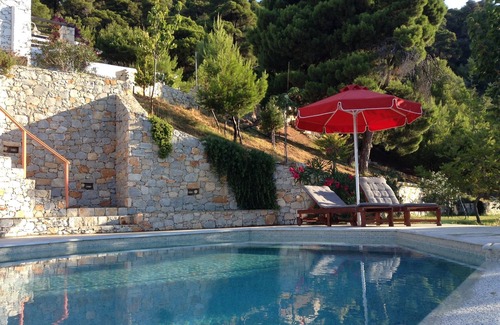 Atsitsa House | Villa with salt water pool and private beach in a fantastic quiet location