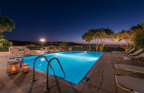 Planos Villa | Villa with sea view, pool and Breakfast included