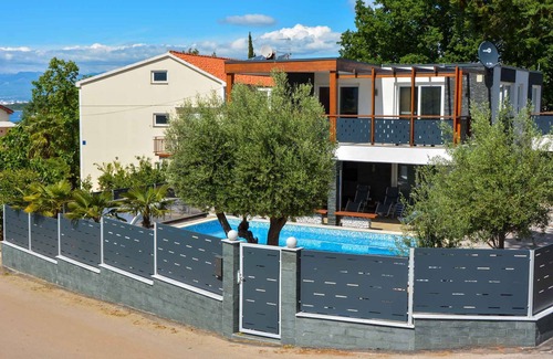 Milcetici Villa | Villa with sea view and pool with two separate apartments