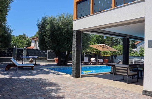 Milcetici Villa | Villa with sea view and pool with two separate apartments