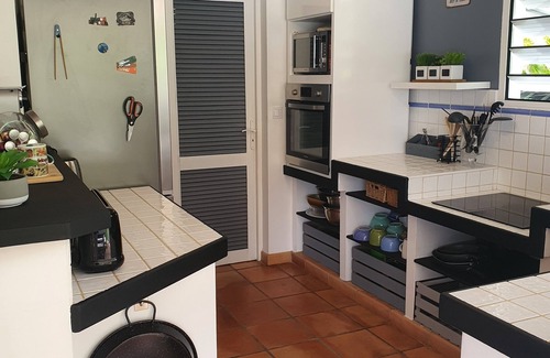 Petit-Bourg Villa | Villa with sea view and close to rivers, 2mn from Valombreuse floral park